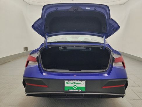 Used 2025 Hyundai Elantra SE FWD image 29