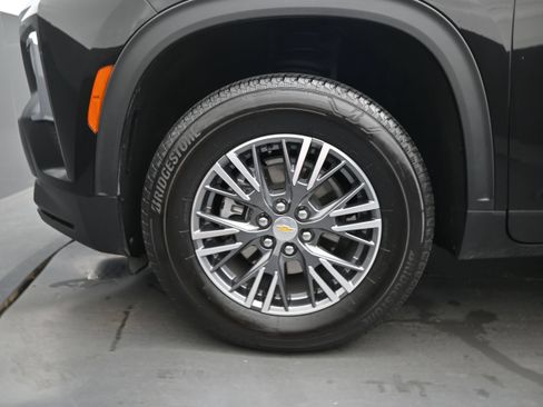 Certified 2026 Chevrolet Traverse LT FWD image 11