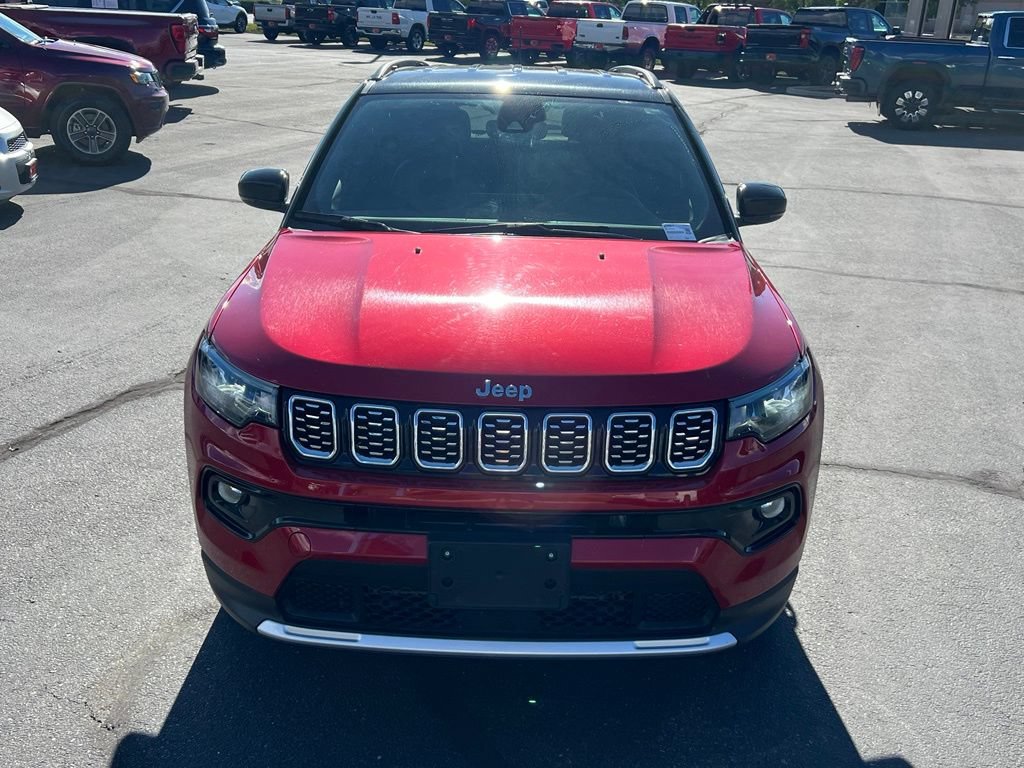 Used 2025 Jeep Compass Limited AWD/4WD image 4