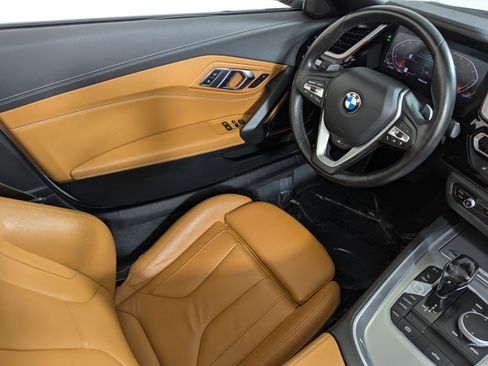 Used 2020 BMW Z4 sDrive30i w/ Premium Package image 9