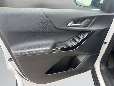 Used 2025 Chevrolet Equinox LT FWD image 17
