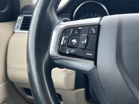 Used 2016 Land Rover Discovery Sport HSE image 16
