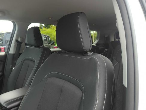 Used 2023 Jeep Grand Cherokee L Laredo w/ Luxury Tech Group I AWD/4WD image 15