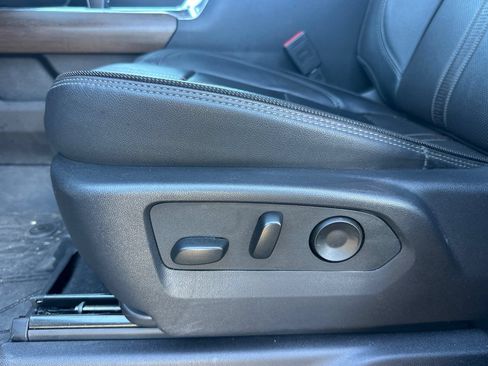 Used 2025 Chevrolet Silverado 1500 High Country AWD/4WD image 13
