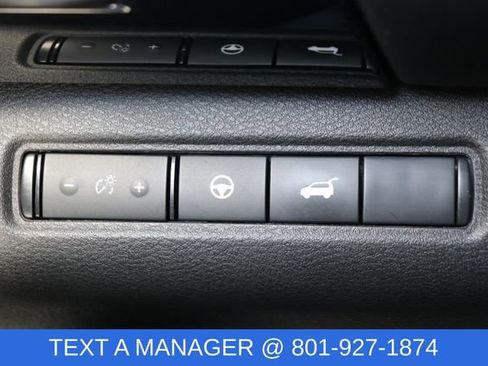 Used 2025 Nissan Pathfinder SV AWD/4WD image 23