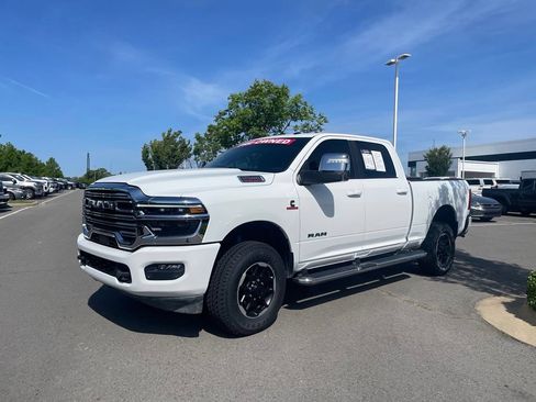 Used 2025 RAM 2500 Laramie AWD/4WD image 3