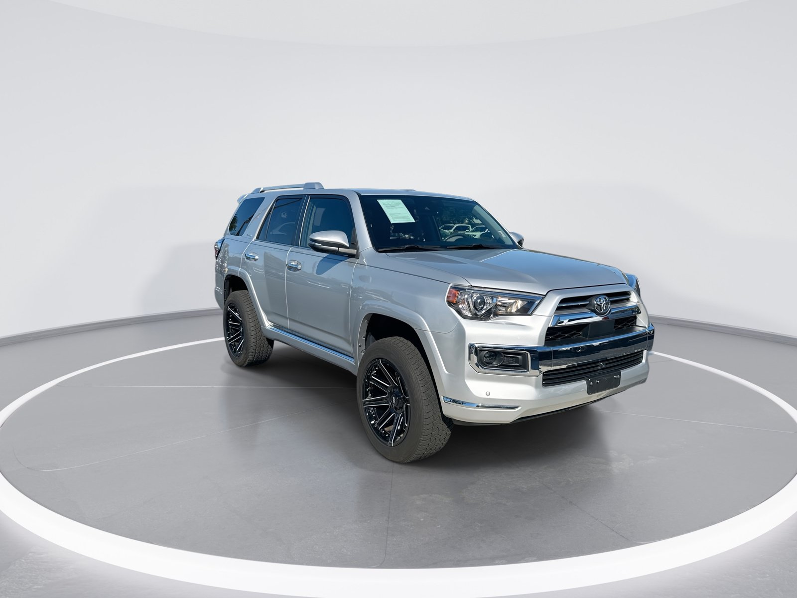 Used 2023 Toyota 4Runner Limited AWD/4WD image 2