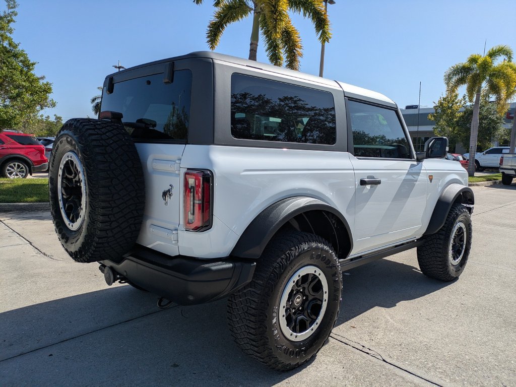 Certified 2023 Ford Bronco Badlands w/ Sasquatch Package AWD/4WD image 8