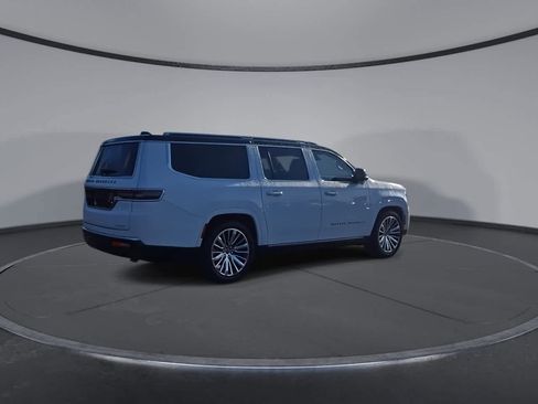 Used 2024 Jeep Grand Wagoneer L Series III image 8