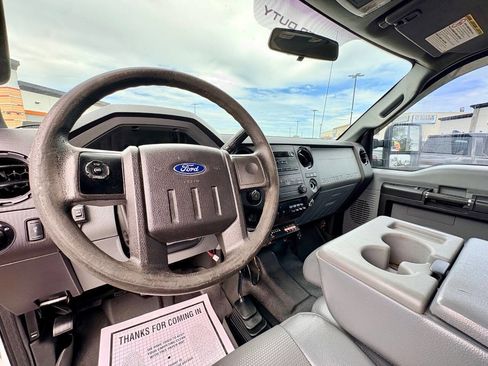 Used 2016 Ford F250 XL w/ Power Equipment Group AWD/4WD image 13