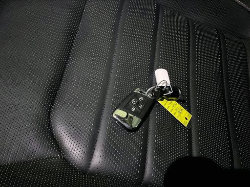 Used 2023 Volkswagen Atlas SEL Premium image 14