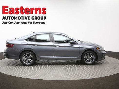 Used 2024 Volkswagen Jetta SE FWD image 50