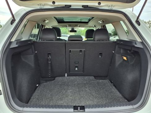 Used 2023 Volkswagen Taos SE w/ Panoramic Sunroof Package FWD image 13