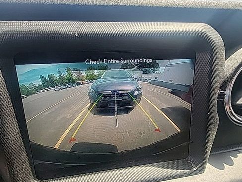 Used 2019 Jeep Wrangler Unlimited Sahara AWD/4WD image 10