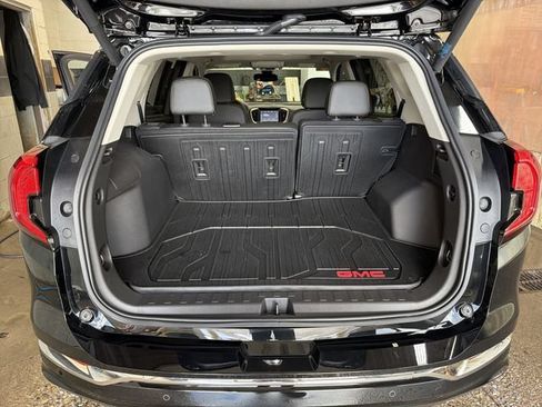 Used 2024 GMC Terrain Denali w/ Denali Premium Package AWD/4WD image 25