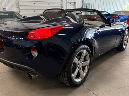 Used 2006 Pontiac Solstice Convertible w/ Premium Package RWD image 7