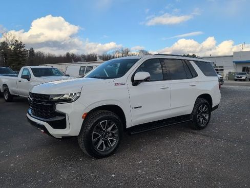 Used 2023 Chevrolet Tahoe Z71 w/ Luxury Package image 2