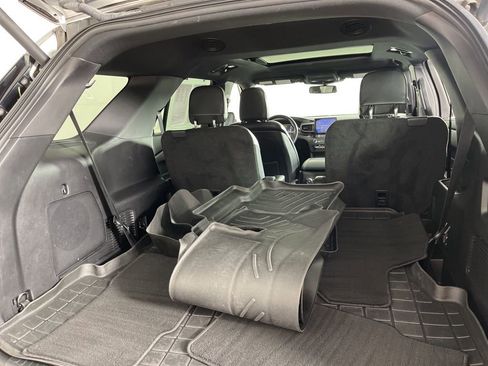 Used 2020 Ford Explorer Limited image 11