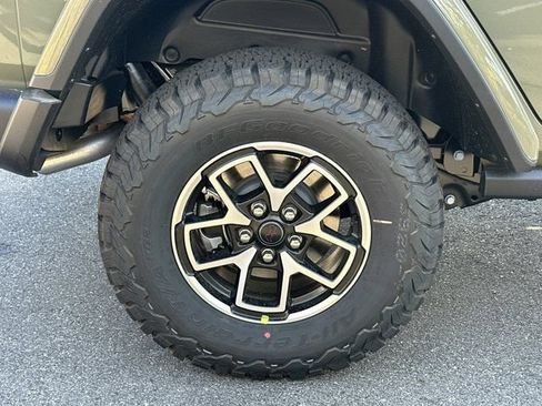 New 2026 Jeep Wrangler Unlimited Rubicon image 17