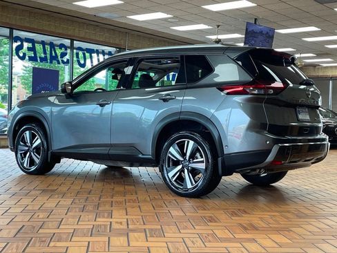Used 2024 Nissan Rogue SL w/ SL Premium Package AWD/4WD image 6
