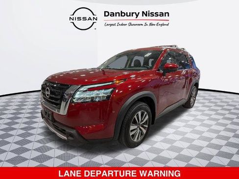 Certified 2024 Nissan Pathfinder SL AWD/4WD image 8
