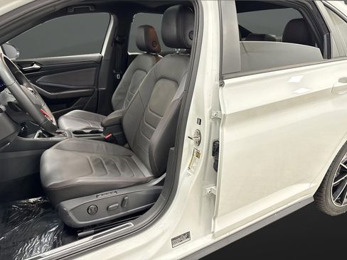 Used 2025 Volkswagen Jetta GLI Autobahn image 4