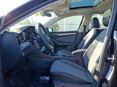 New 2026 Volkswagen Jetta SE image 9