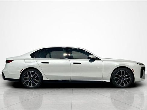 New 2026 BMW 740i xDrive T image 6