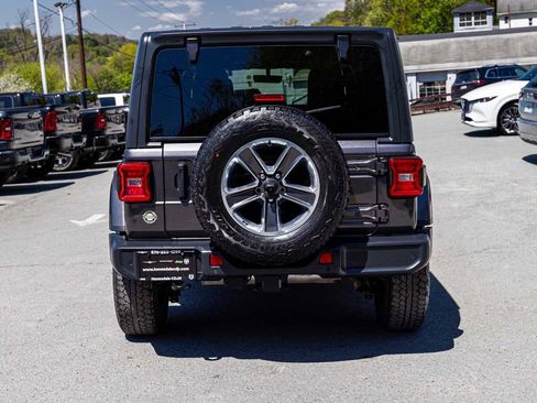 Used 2021 Jeep Wrangler Unlimited Sahara AWD/4WD image 5