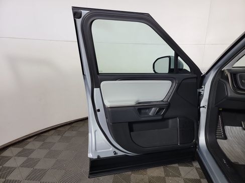 Used 2024 Rivian R1S Adventure AWD/4WD image 16