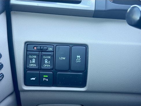 Used 2016 Honda Odyssey Touring image 37