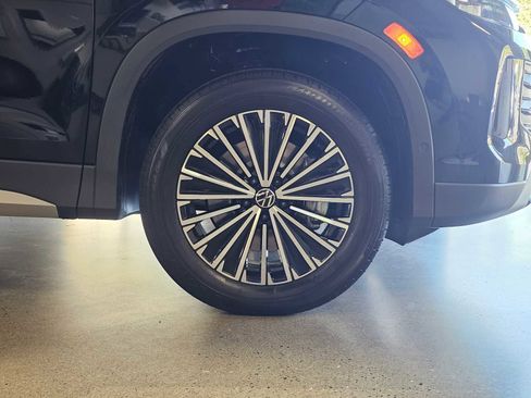 New 2025 Volkswagen Tiguan S image 9