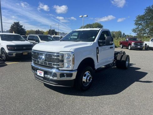 Used 2026 Ford F350 XL w/ XL Chrome Package AWD/4WD image 3