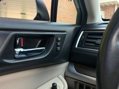 Used 2017 Subaru Outback 2.5i Limited image 26