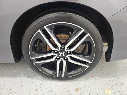 Used 2017 Honda Accord Touring image 10