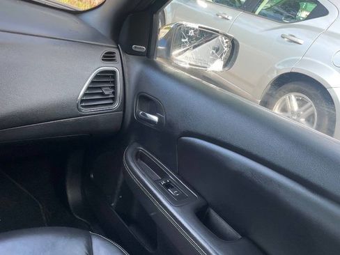 Used 2011 Chrysler 200 Limited image 27