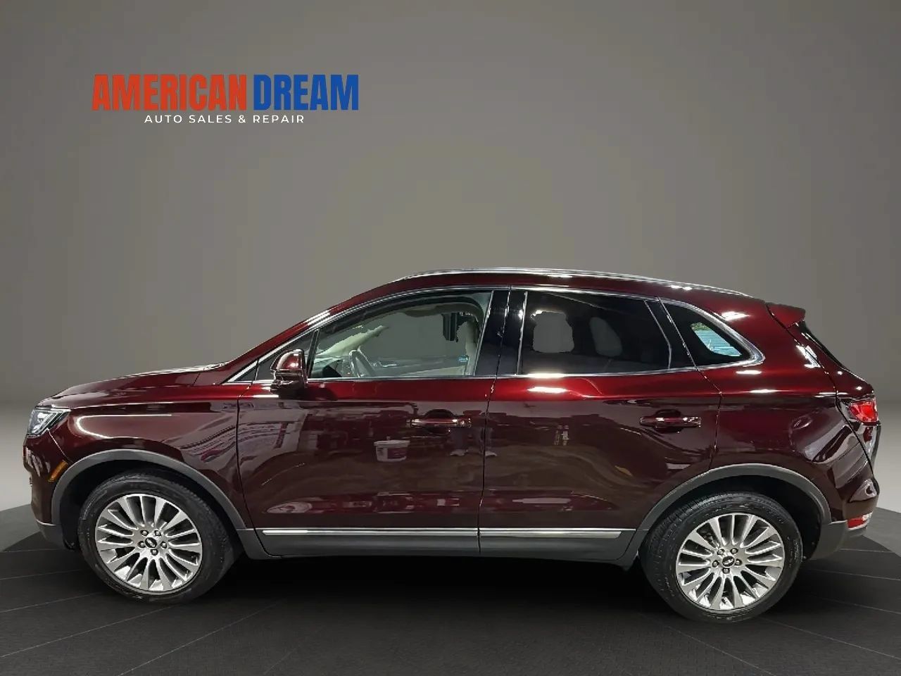 Used 2018 Lincoln MKC Reserve w/ Lincoln MKC Climate Package AWD/4WD image 2