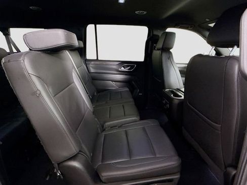 Used 2024 Chevrolet Suburban LT AWD/4WD image 37