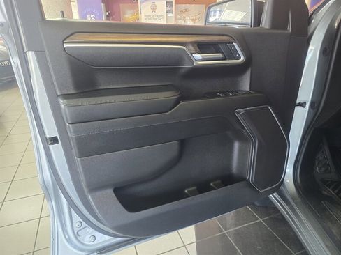 Used 2025 Chevrolet Silverado 1500 LT image 7