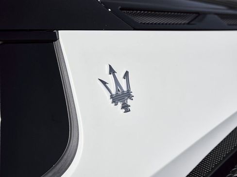 Used 2023 Maserati MC20 Coupe image 12