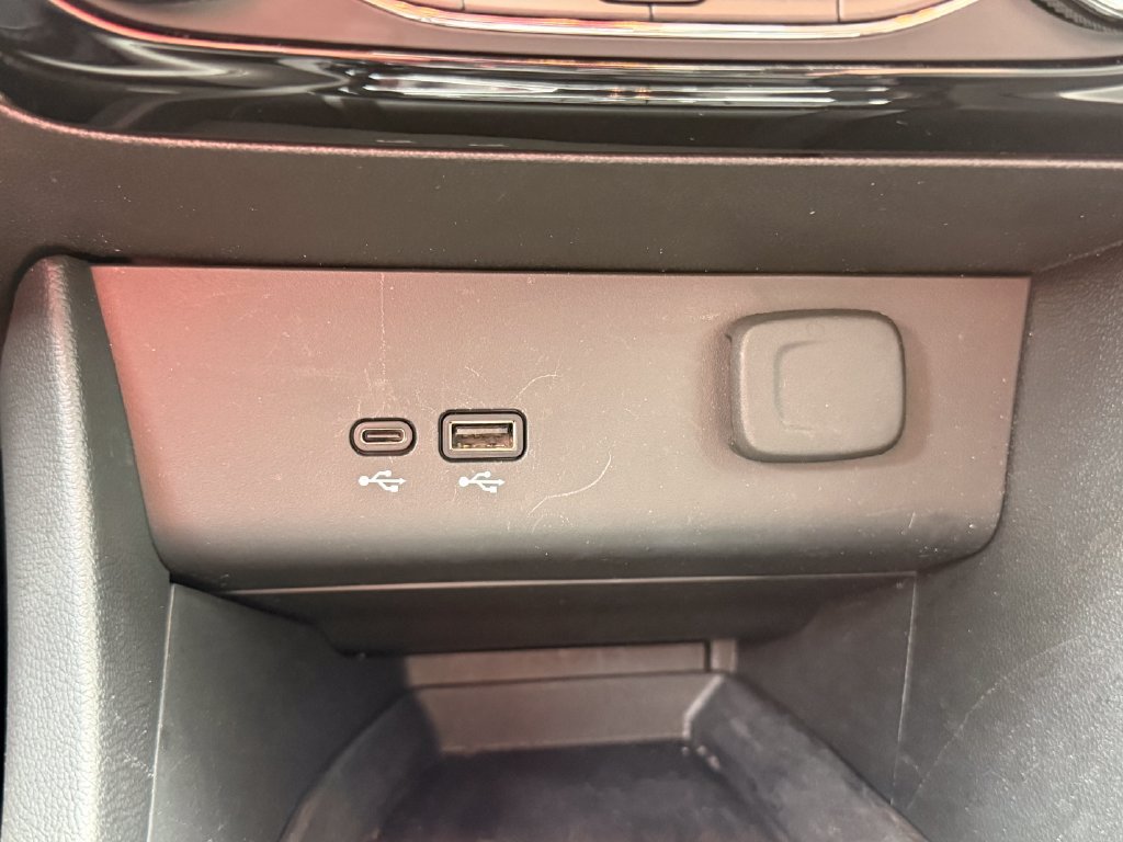 Used 2024 Buick Encore GX Sport Touring FWD image 23