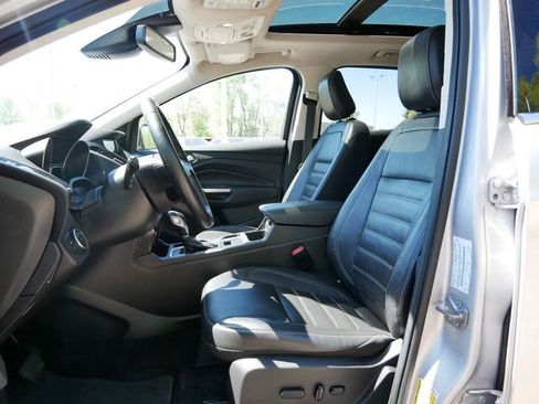 Used 2019 Ford Escape Titanium AWD/4WD image 14