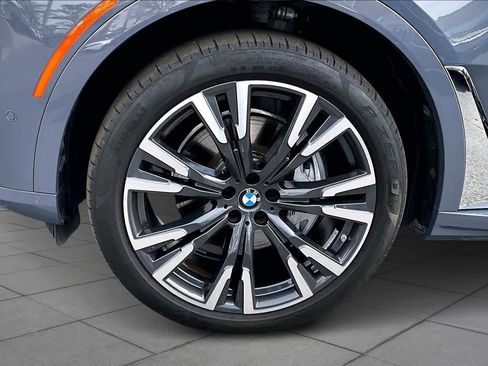Certified 2024 BMW X7 xDrive40i w/ Premium Package image 11
