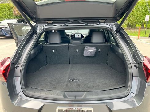 Certified 2025 Lexus UX 300h FWD w/ Accessory Package (Z2) image 21