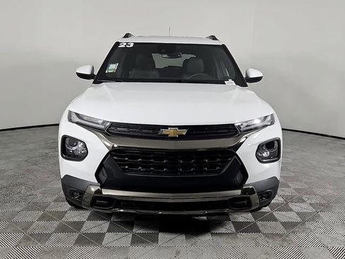 Used 2023 Chevrolet TrailBlazer ACTIV w/ Sun and Liftgate Package FWD image 2