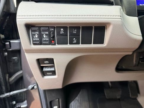 Used 2019 Honda Odyssey EX image 19