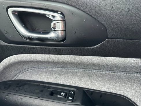 Used 2025 Jeep Compass Latitude w/ Convenience Group image 20