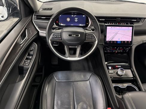 Used 2022 Jeep Grand Cherokee L Limited w/ Luxury Tech Group II image 23