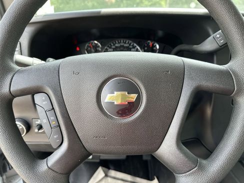 New 2025 Chevrolet Express 3500 Work Van w/ Power Convenience Package image 18