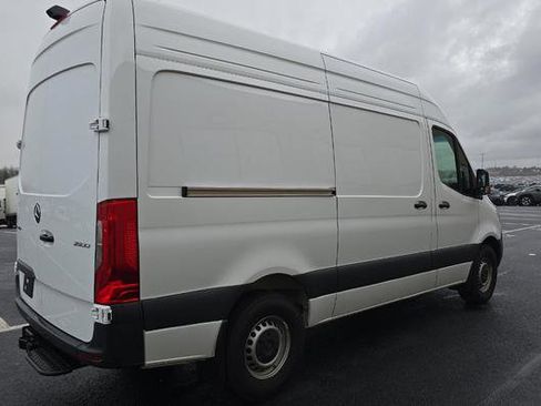 Used 2025 Mercedes-Benz Sprinter 2500 image 3